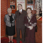 Od lewej stoją Barbara Różycka, Zbigniew Romaszewski i Zofia Romaszewska